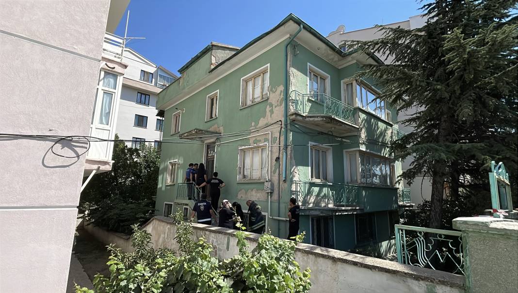 Konya’da yaşlı kadının yalnız yaşadığı evde kötü koku paniği! 5